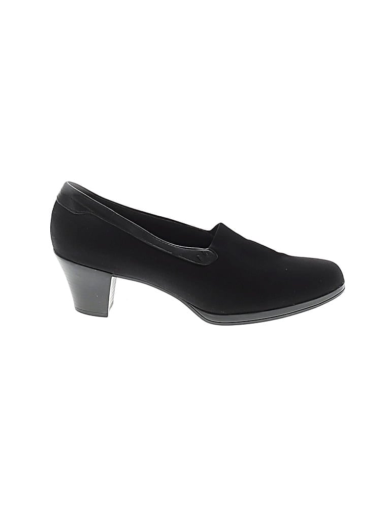 Pre-owned Munro American Flats In Black