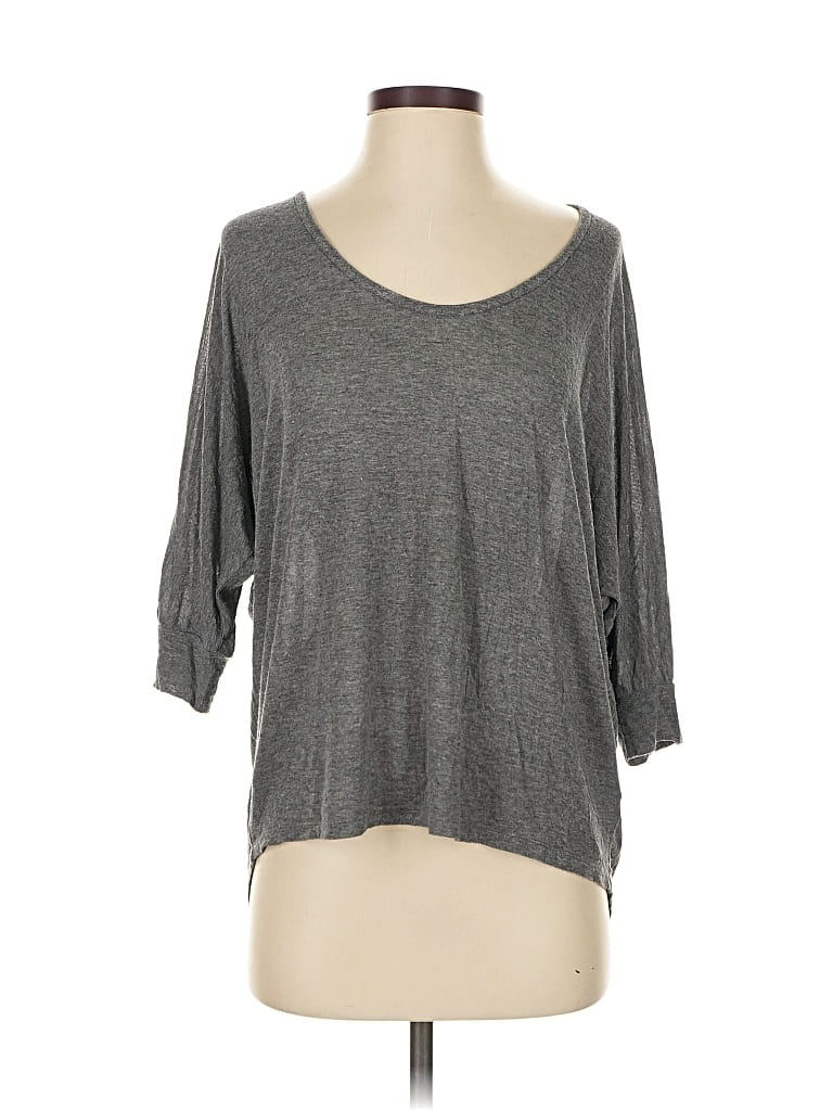 Click to view more detailed imagery on our partner's website Pre-owned Splendid 3/4 Sleeve T-shirt In Gray