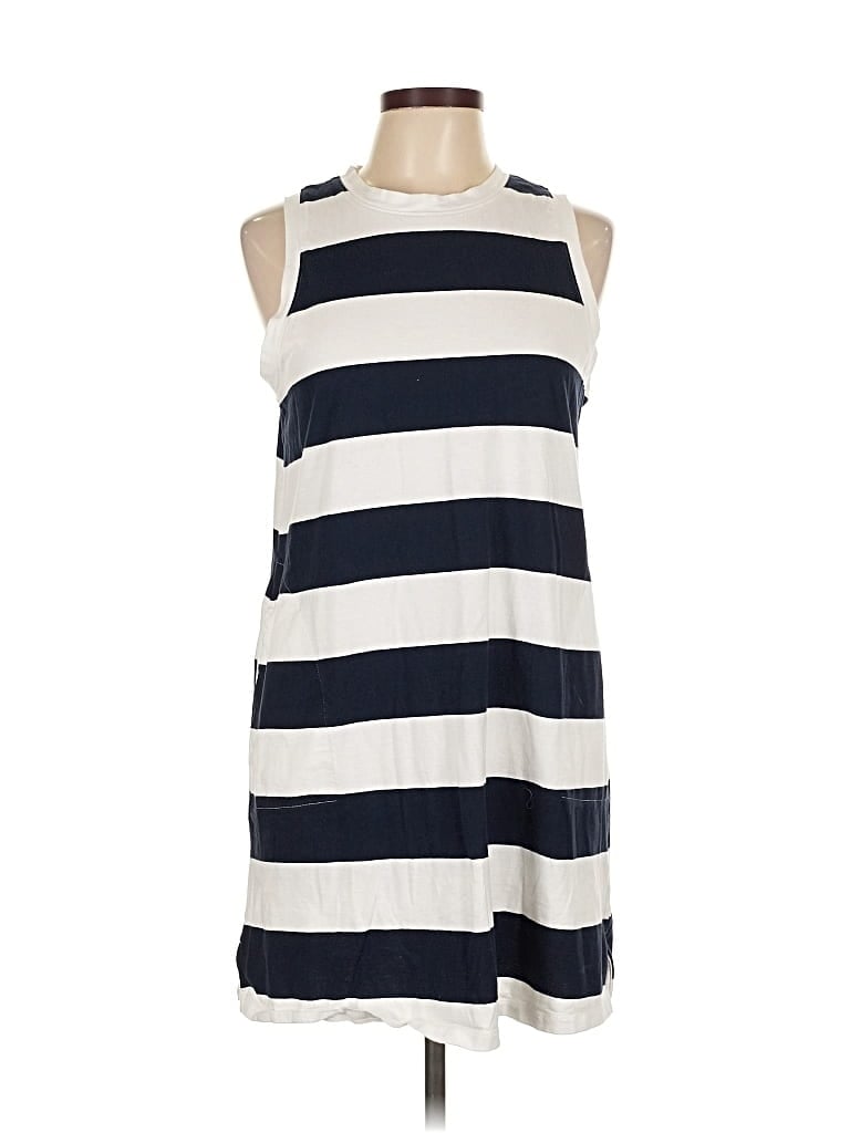 Pre-owned Old Navy Casual Dress In White