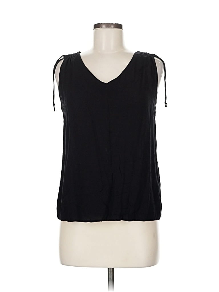 Click to view more detailed imagery on our partner's website Pre-owned Old Navy Sleeveless Blouse In Black