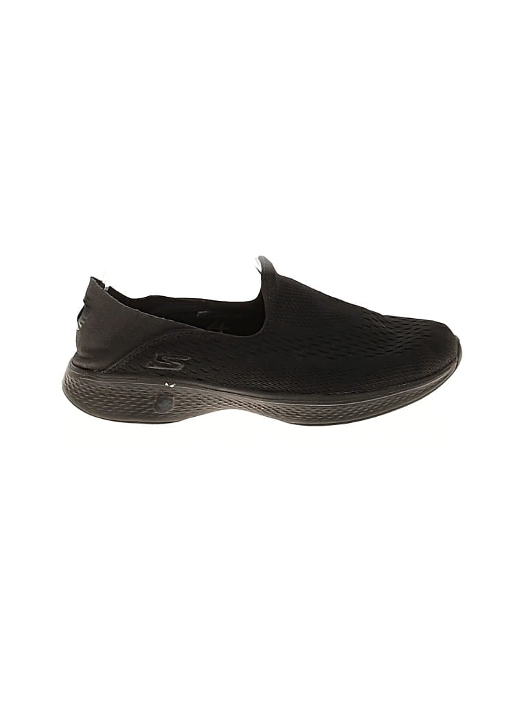 Pre-owned Skechers Flats In Black