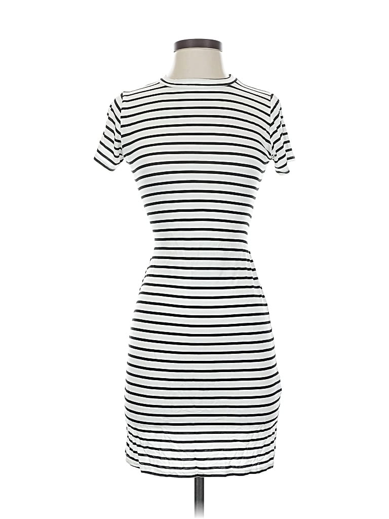 PRETTYLITTLETHING Pre-owned Casual Dress In White