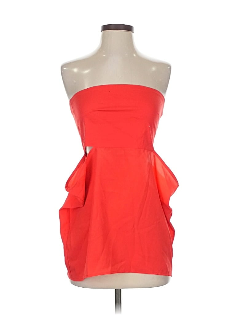 Click to view more detailed imagery on our partner's website Pre-owned Blaque Label Sleeveless Top Red Strapless Neckline Tops