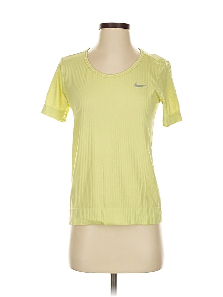 Pre-owned Nike Active T-shirt In Yellow