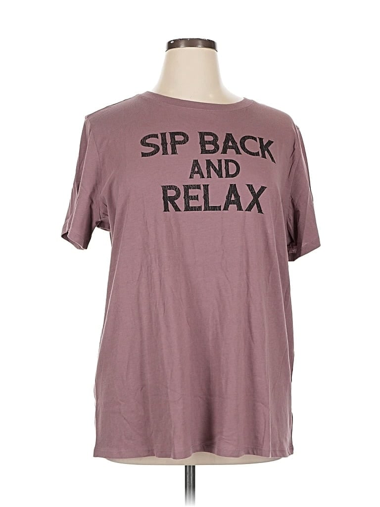 Pre-owned Torrid Short Sleeve T-shirt In Burgundy