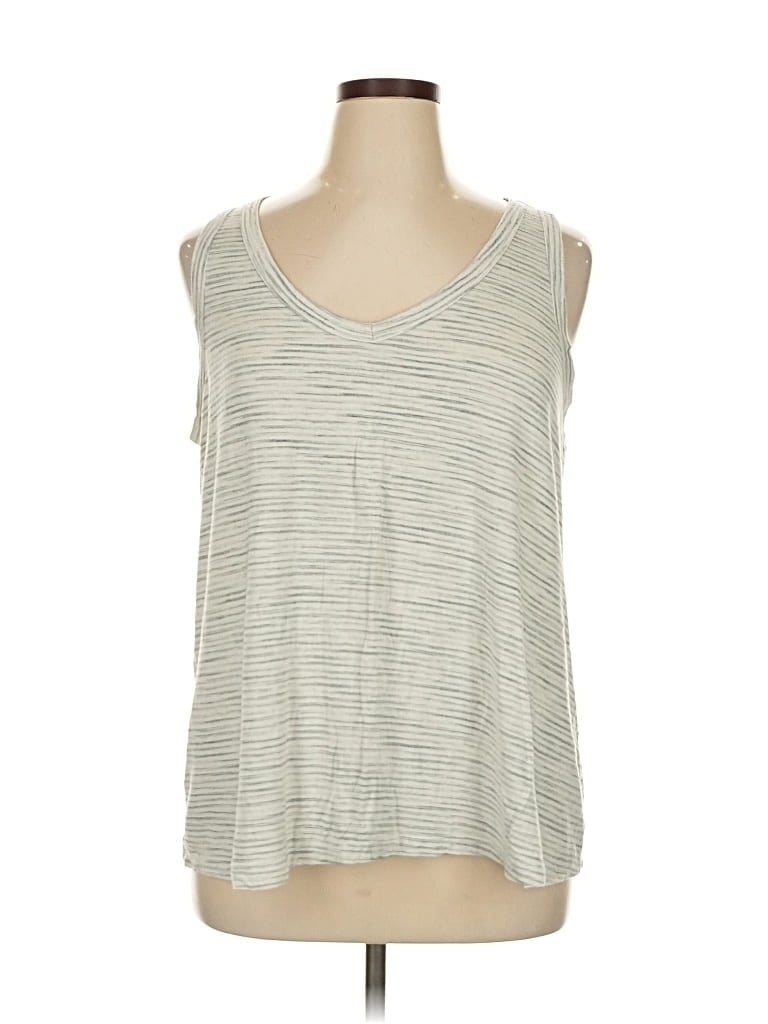 Click to view more detailed imagery on our partner's website Pre-owned Old Navy Sleeveless Top Silver Scoop Neck Tops