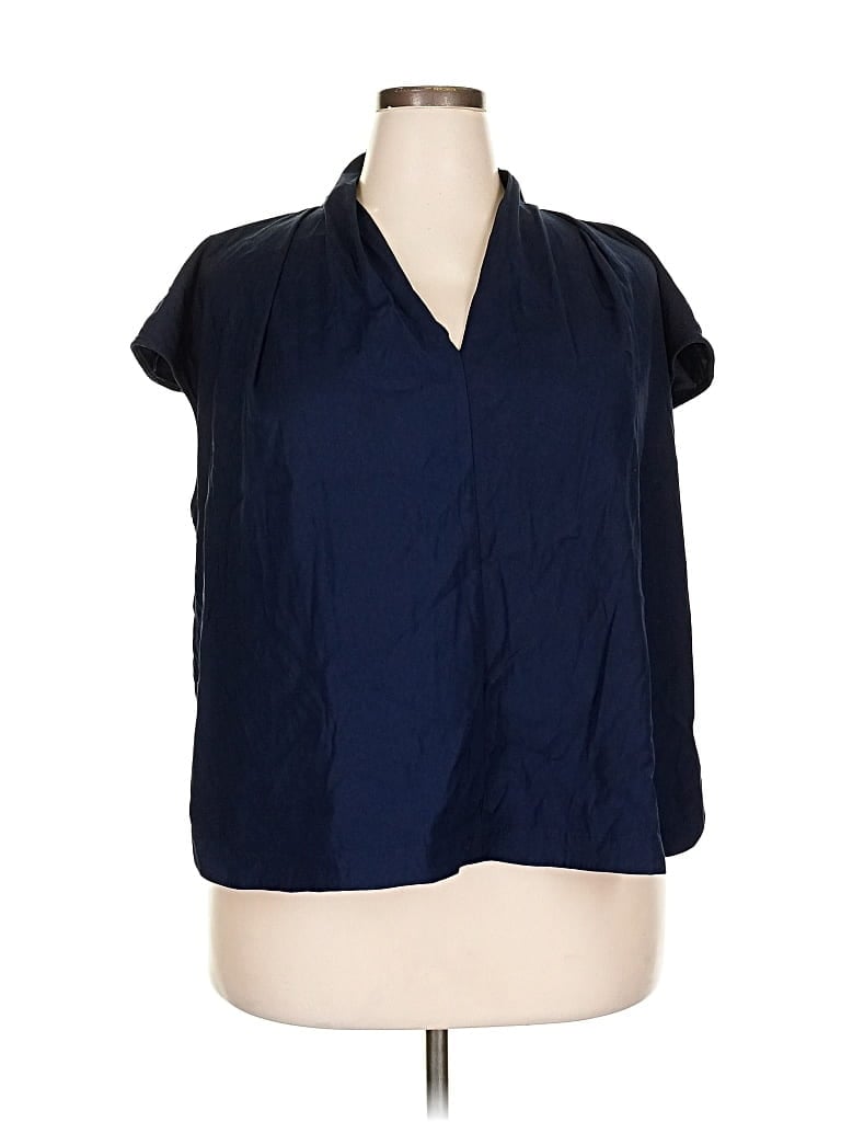 Click to view more detailed imagery on our partner's website Pre-owned Universal Standard Sleeveless T-shirt In Blue