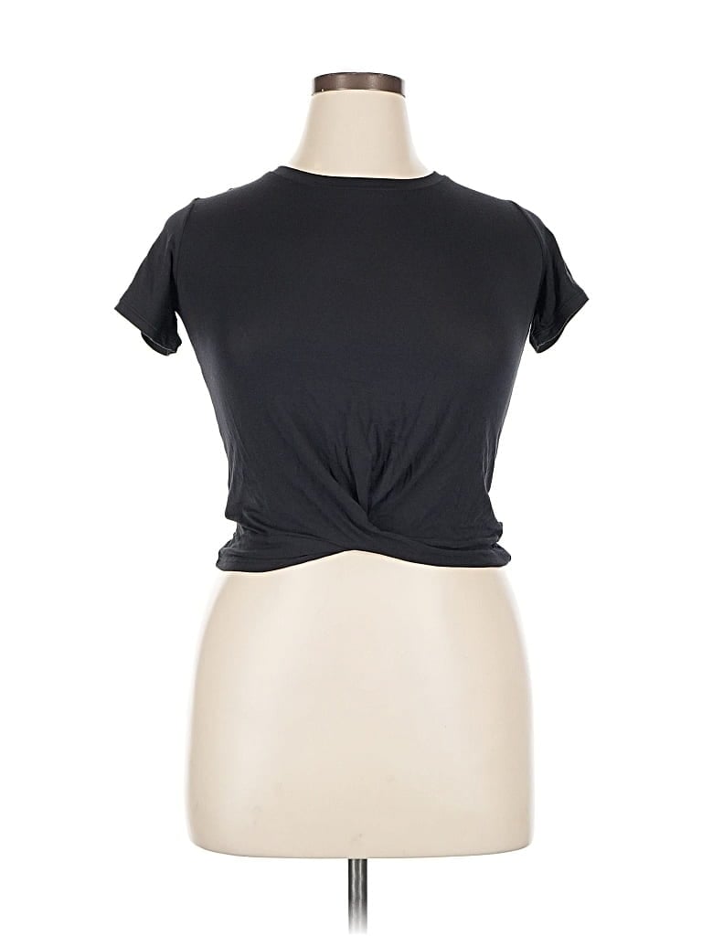 Click to view more detailed imagery on our partner's website Pre-owned Zella Short Sleeve T-shirt In Black