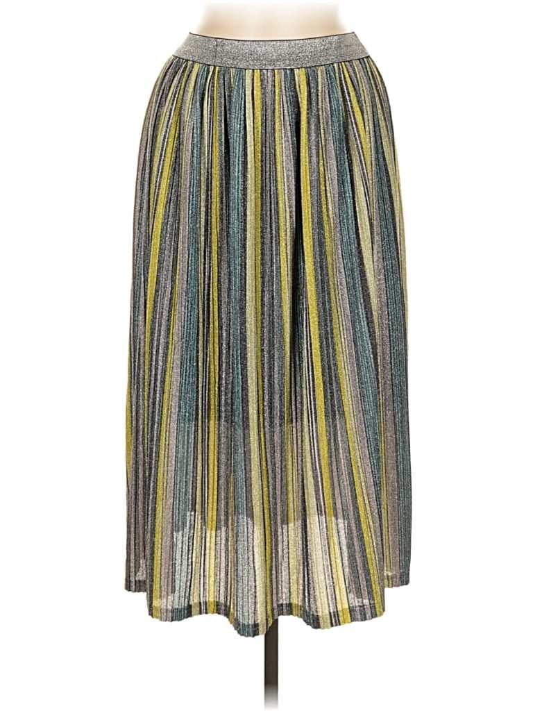 Click to view more detailed imagery on our partner's website Pre-owned Y.a.s. Casual Skirt In Silver