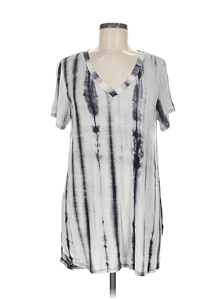 KLD. SIGNATURE Pre-owned Short Sleeve Top Black V Neck Tops