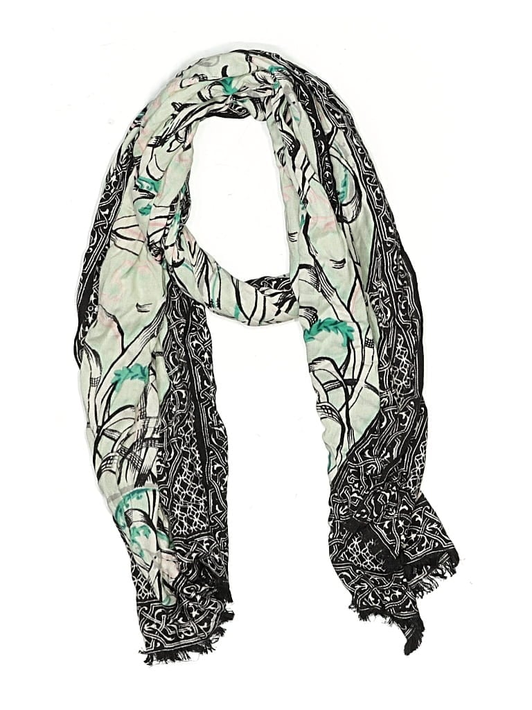 Click to view more detailed imagery on our partner's website Pre-owned Unbranded Scarf In White
