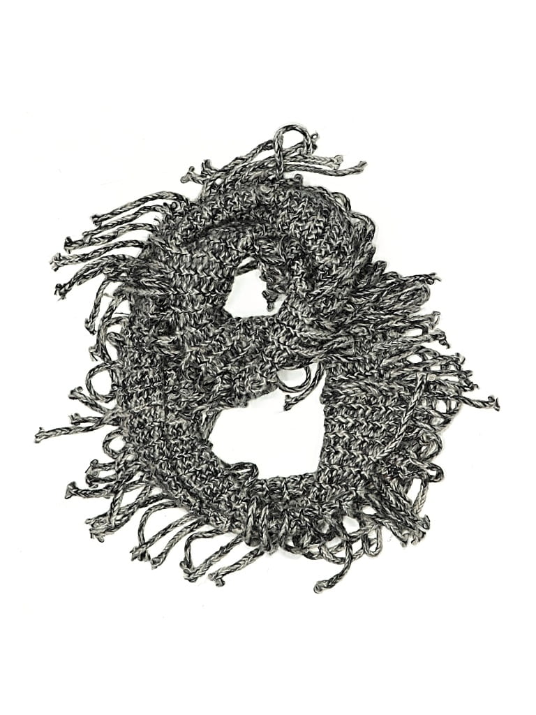 Evereve Scarf In Gray