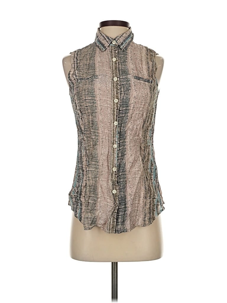 Click to view more detailed imagery on our partner's website Pre-owned Van Heusen Sleeveless Button Down Shirt In Gray