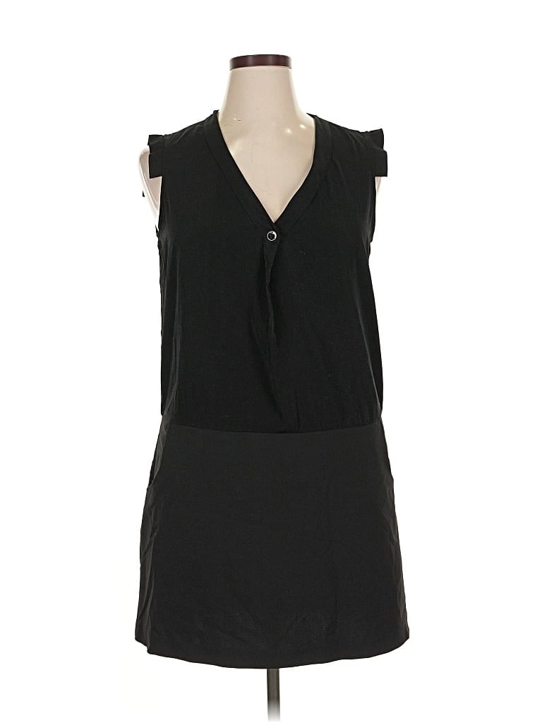 Click to view more detailed imagery on our partner's website Pre-owned Gap Casual Dress In Black
