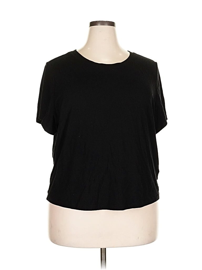 Pre-owned Torrid Short Sleeve T-shirt In Black