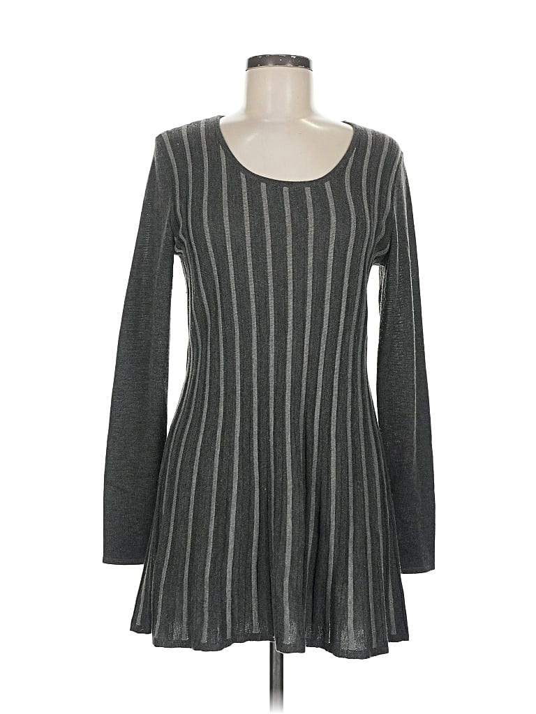 Pre-owned Daisy Fuentes Casual Dress In Gray