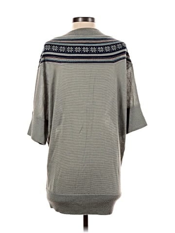 Romeo & Juliet Couture 3/4 Sleeve Top (view 2)