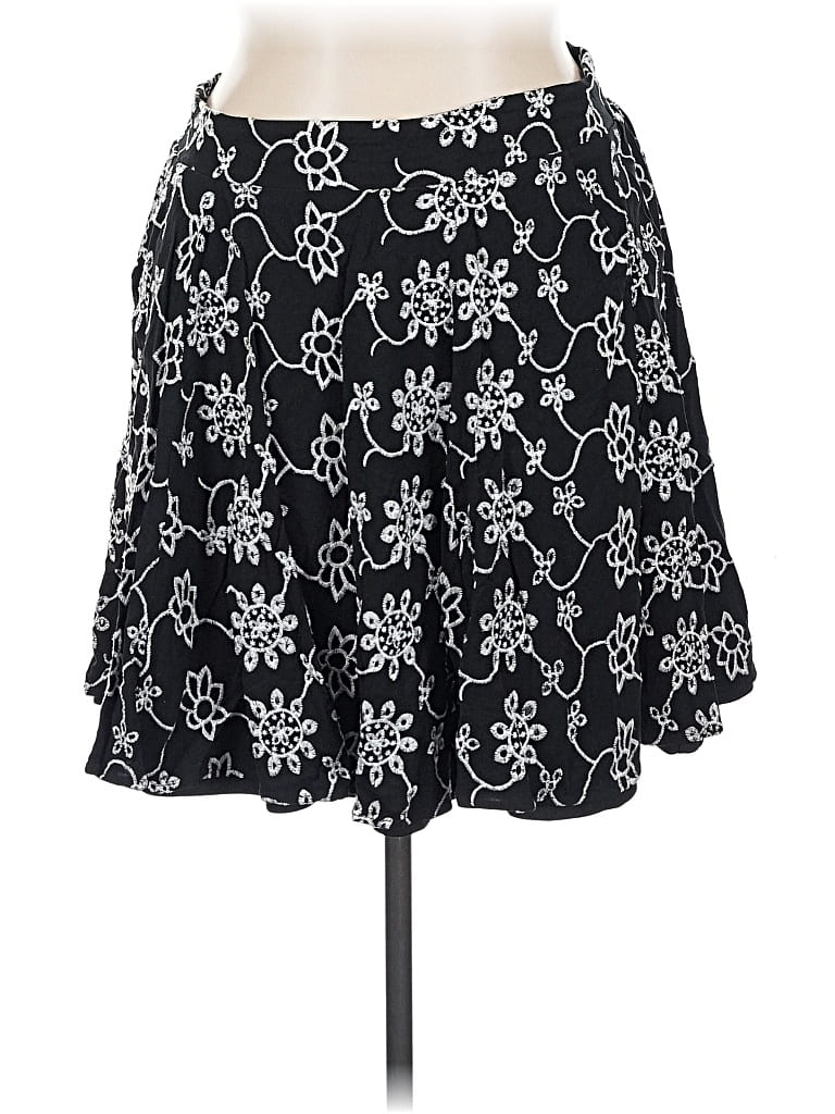 Pre-owned Torrid Casual Skirt In Black