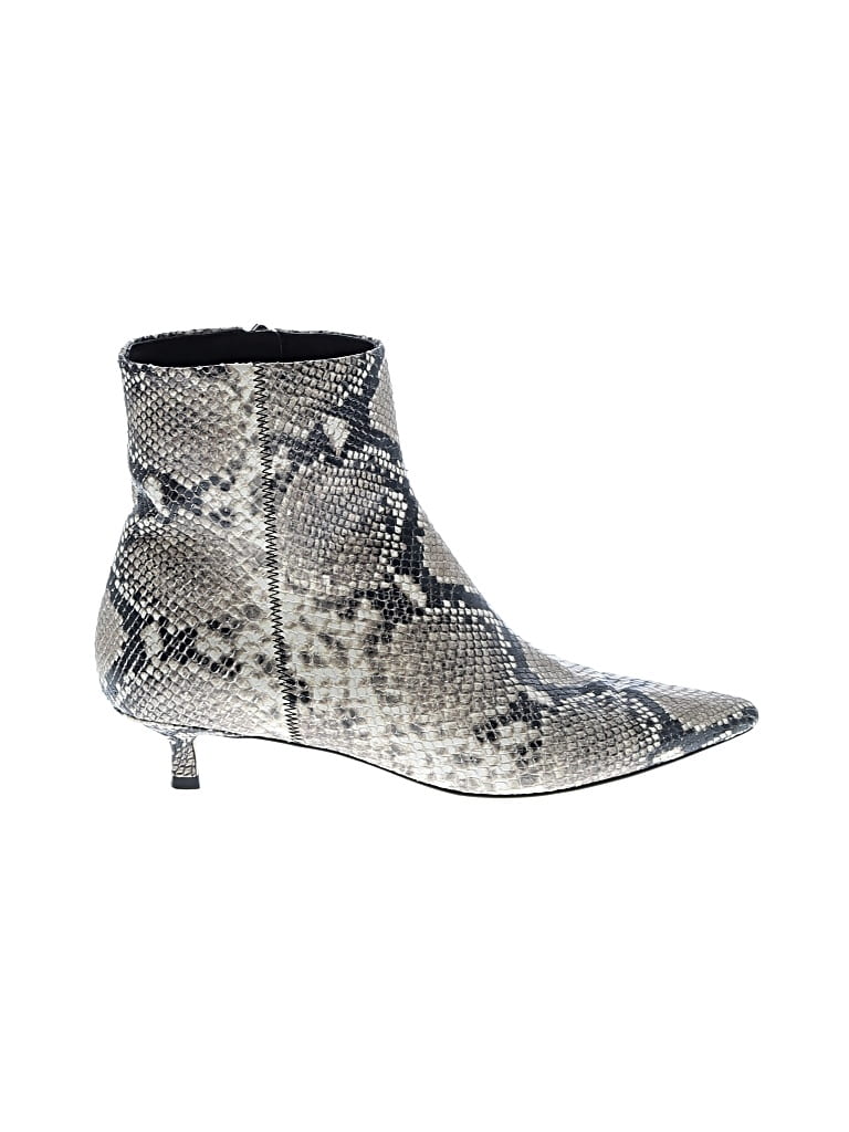 Pre-owned M. Gemi Ankle Boots In White