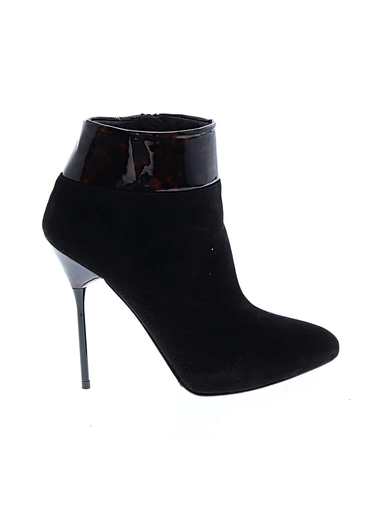 Pre-owned Stuart Weitzman Ankle Boots In Black