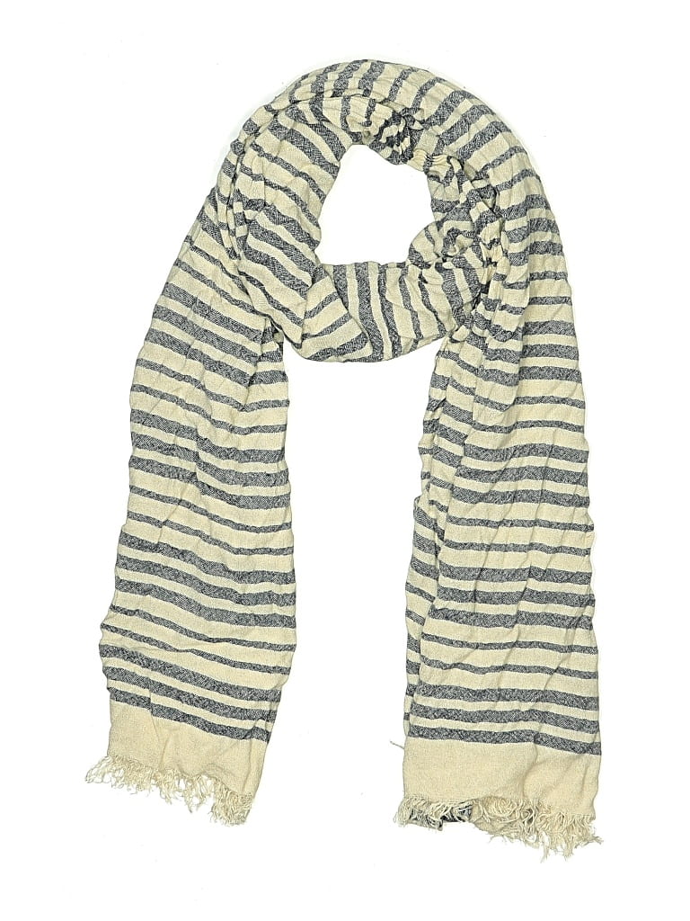 Click to view more detailed imagery on our partner's website Pre-owned Unbranded Scarf In White