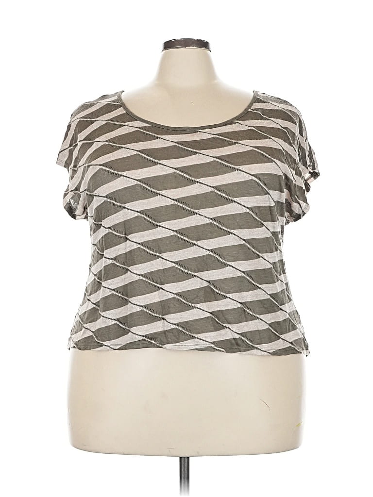 LANE BRYANT Pre-owned Short Sleeve Top Gray Scoop Neck Tops