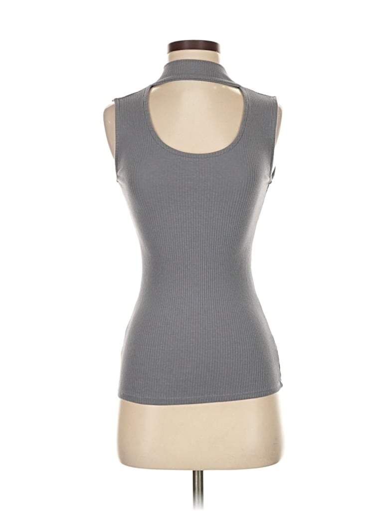 Pre-owned Maurices Sleeveless T-shirt In Gray