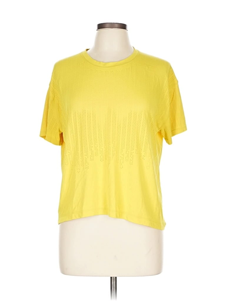Pre-owned Lululemon Athletica Short Sleeve T-shirt In Yellow