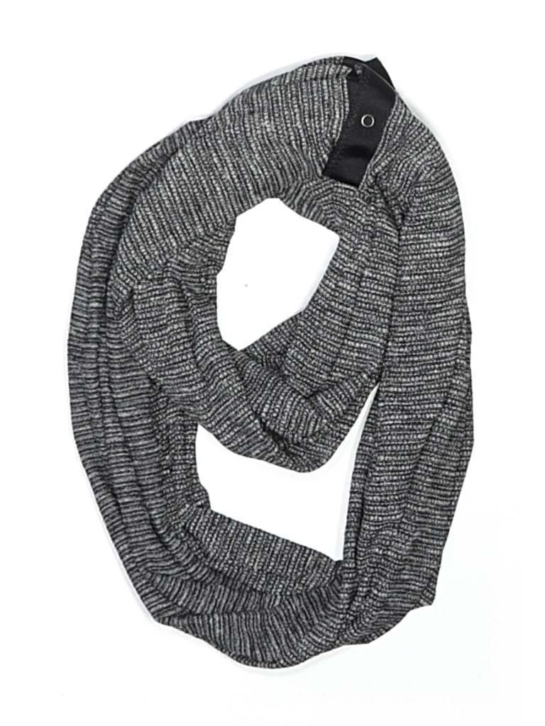 Pre-owned Lululemon Athletica Scarf In Gray