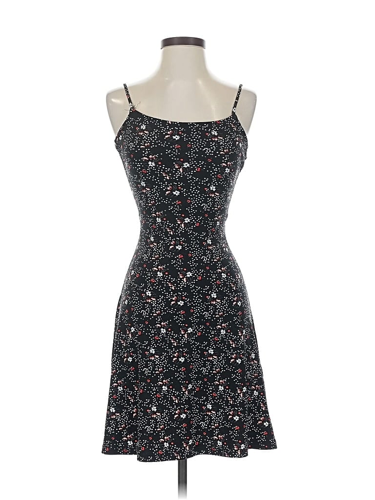 Pre-owned Divided By H&m Casual Dress In Black