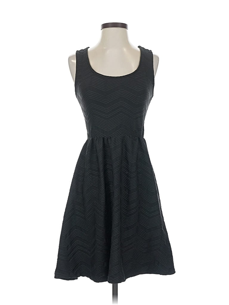 Pre-owned Xhilaration Casual Dress In Black
