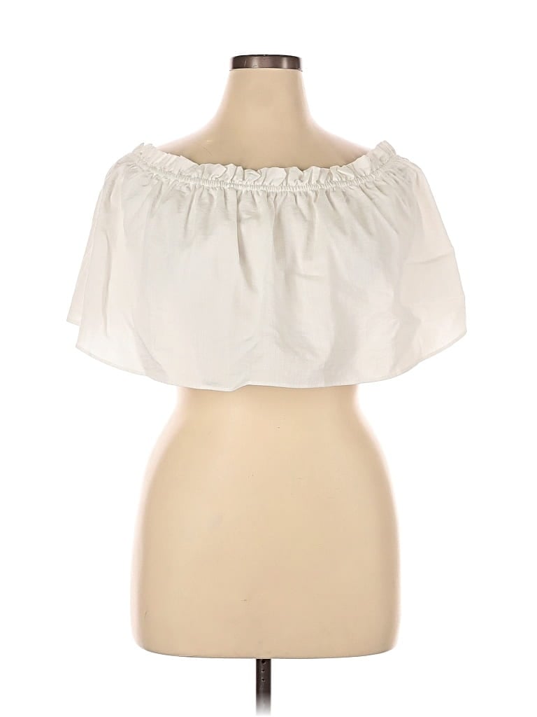 Click to view more detailed imagery on our partner's website Pre-owned Eloquii Sleeveless Blouse In White