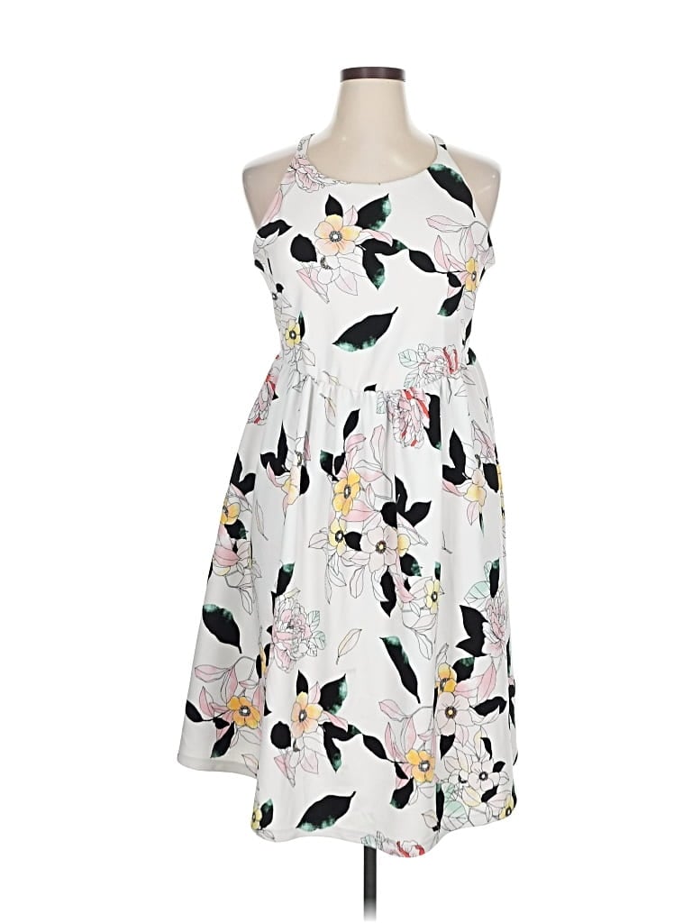 Pre-owned Torrid Casual Dress In White