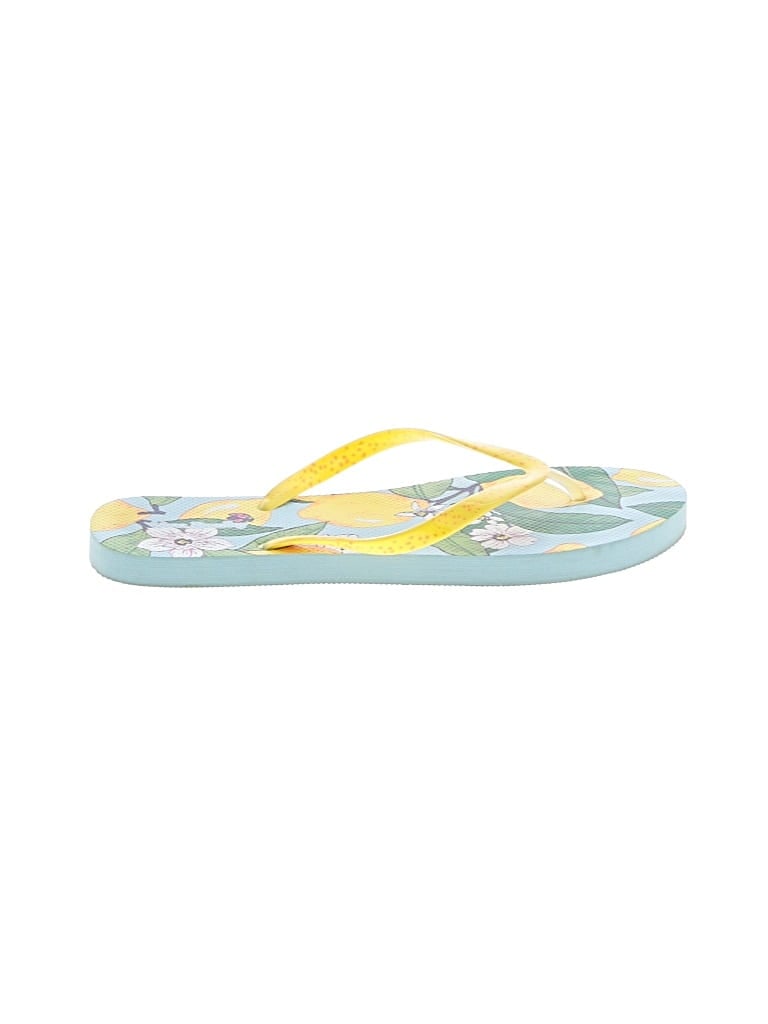 Pre-owned Vera Bradley Flip Flops In Yellow