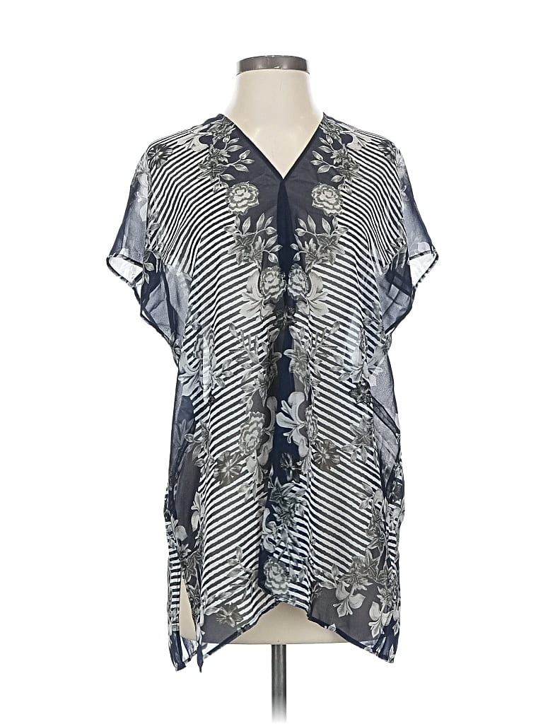 Click to view more detailed imagery on our partner's website Pre-owned Cabi Short Sleeve Blouse In Silver