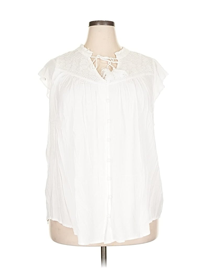 Pre-owned Torrid Sleeveless Blouse In White