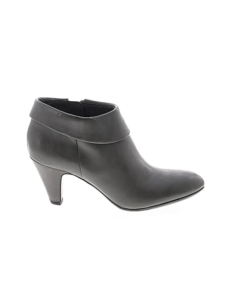 Pre-owned Naturalizer Ankle Boots In Gray