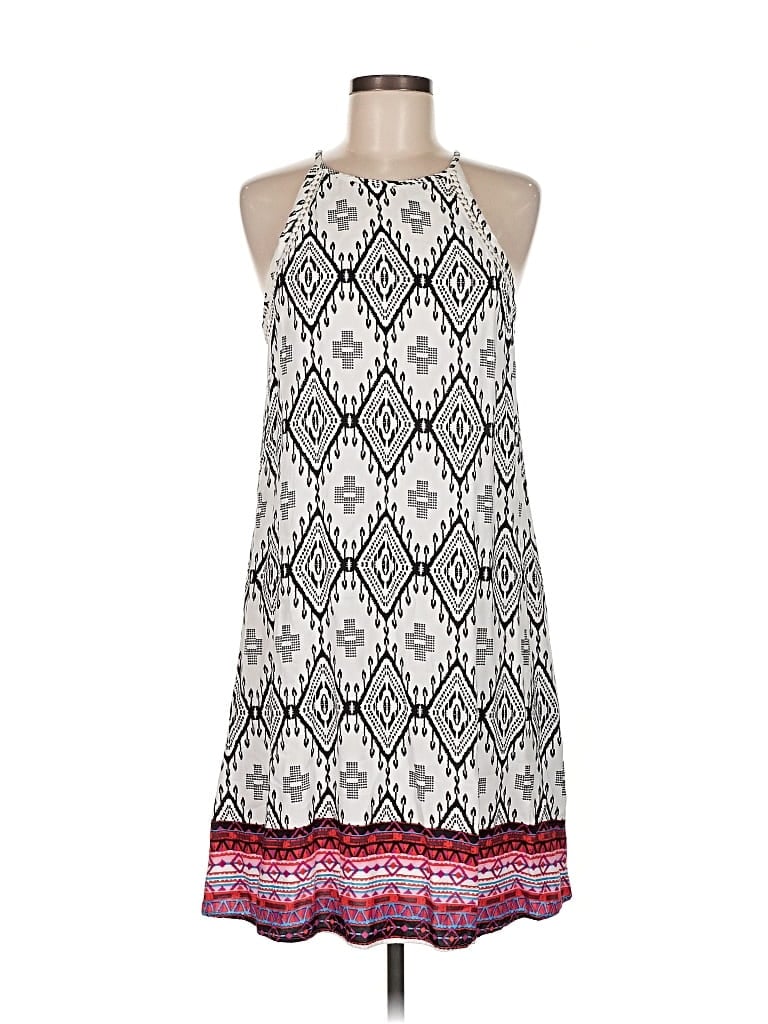 Pre-owned Mudd Casual Dress In White