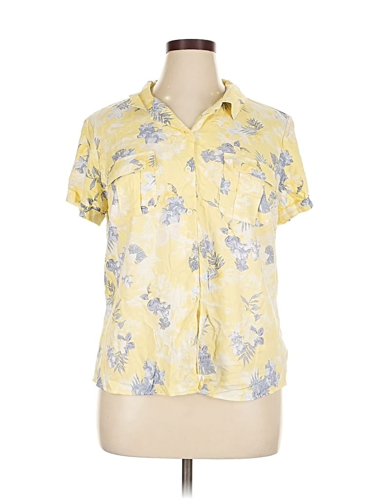 Pre-owned Christopher & Banks Short Sleeve Blouse In Yellow