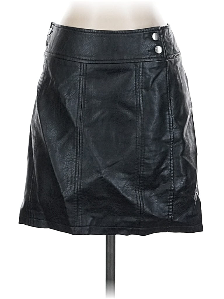 Click to view more detailed imagery on our partner's website Pre-owned Free People Faux Leather Skirt In Black