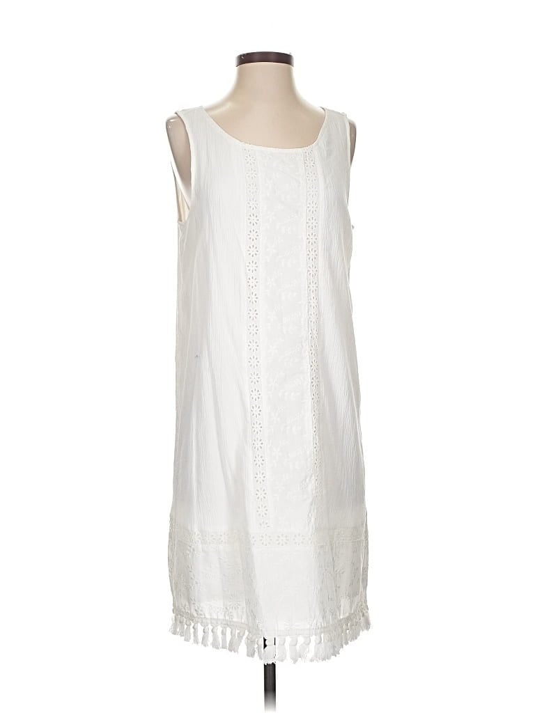 Click to view more detailed imagery on our partner's website Pre-owned Sanctuary Casual Dress In White