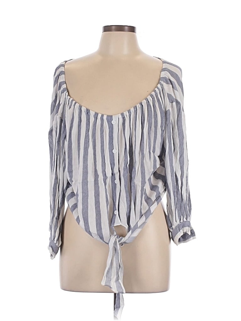 Pre-owned Aakaa 3/4 Sleeve T-shirt In Silver