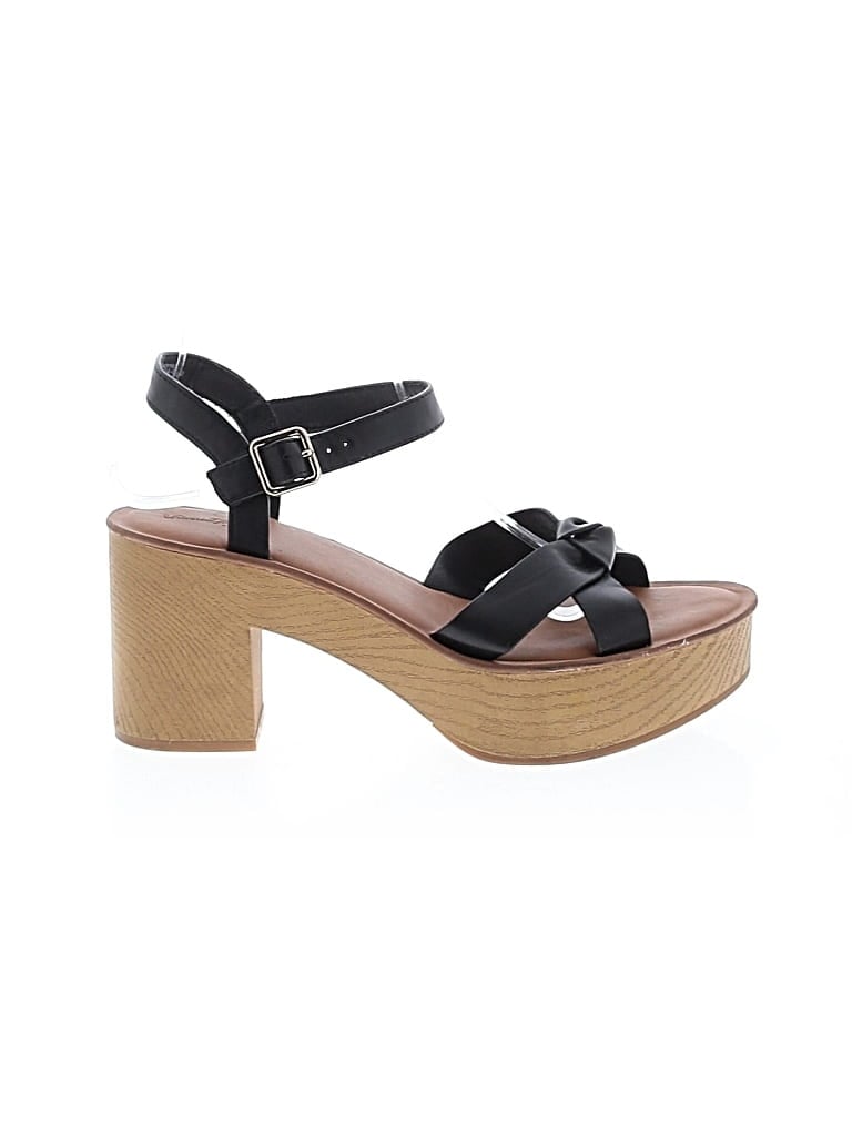 Pre-owned Universal Thread Heels In Brown