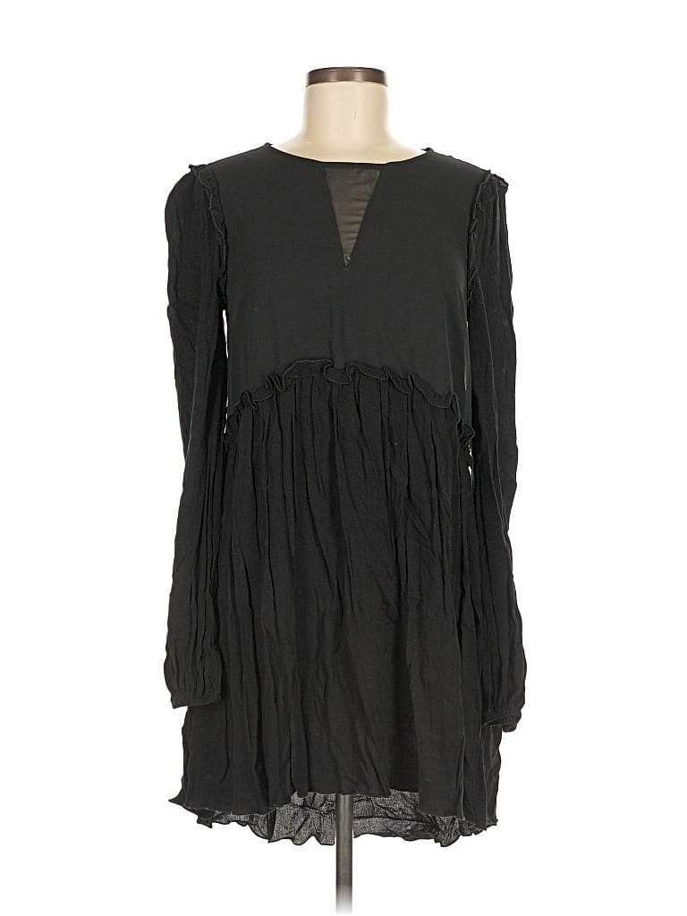 Click to view more detailed imagery on our partner's website Pre-owned Endless Rose Casual Dress In Black