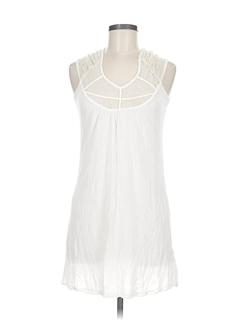 Pre-owned Bcbgmaxazria Casual Dress In White