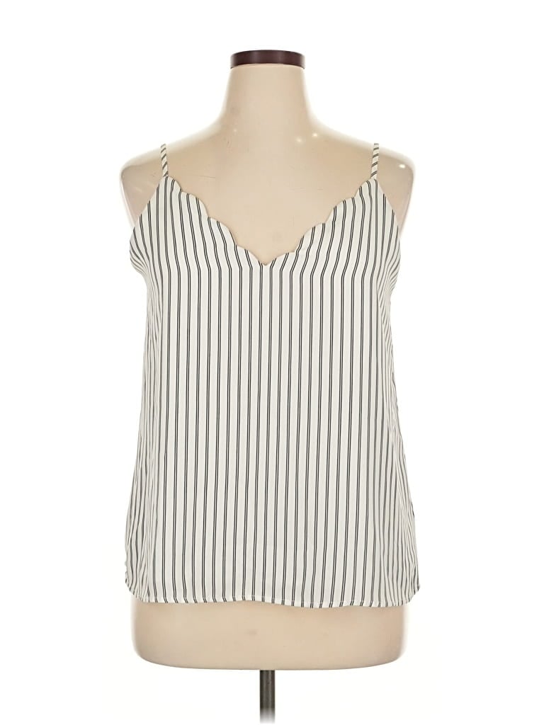 Click to view more detailed imagery on our partner's website Pre-owned Socialite Sleeveless Blouse In White