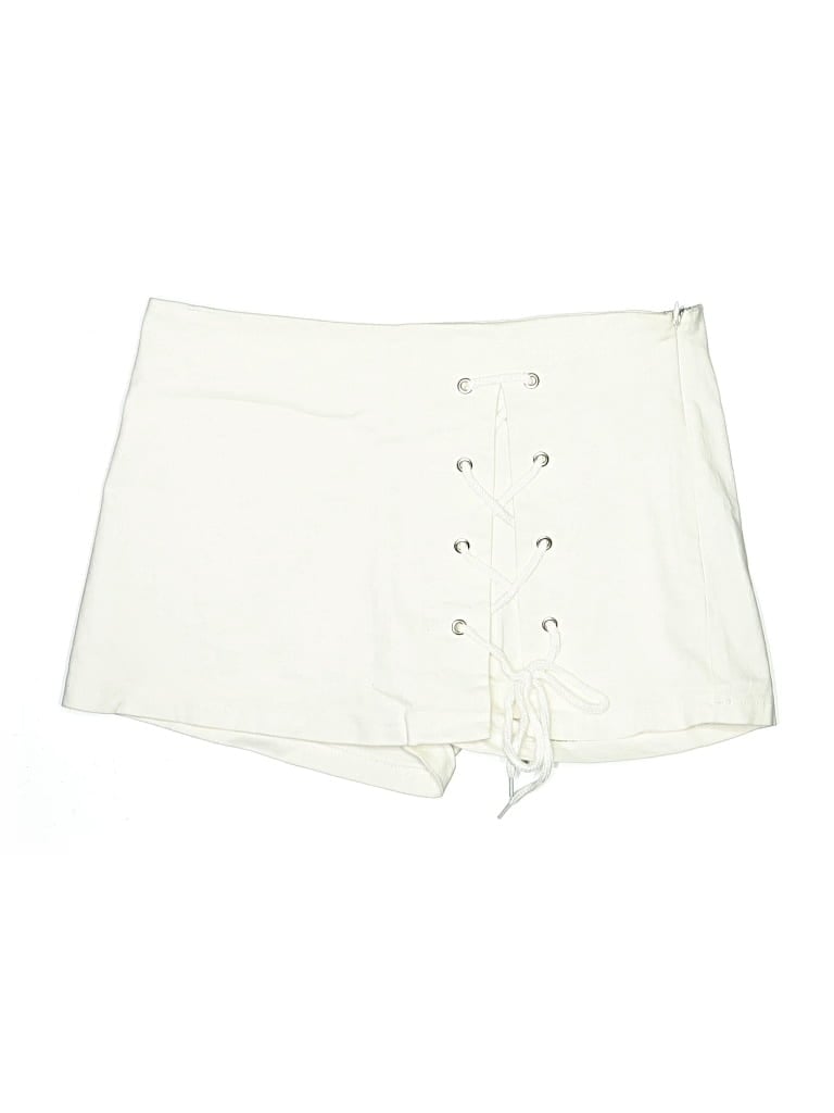 Click to view more detailed imagery on our partner's website Pre-owned How Very Loved Skort In White