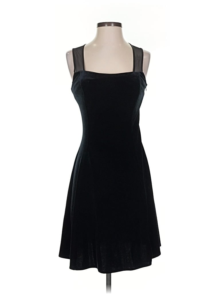 Click to view more detailed imagery on our partner's website Pre-owned Betsy & Adam Cocktail Dress In Black
