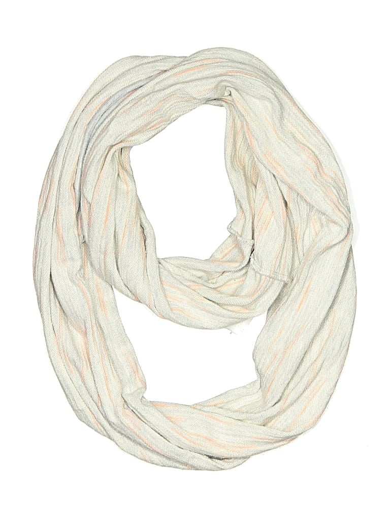 Click to view more detailed imagery on our partner's website Pre-owned Gap Scarf In Gray