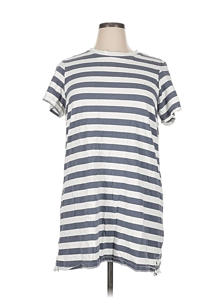 Click to view more detailed imagery on our partner's website Pre-owned Old Navy Casual Dress In Gray